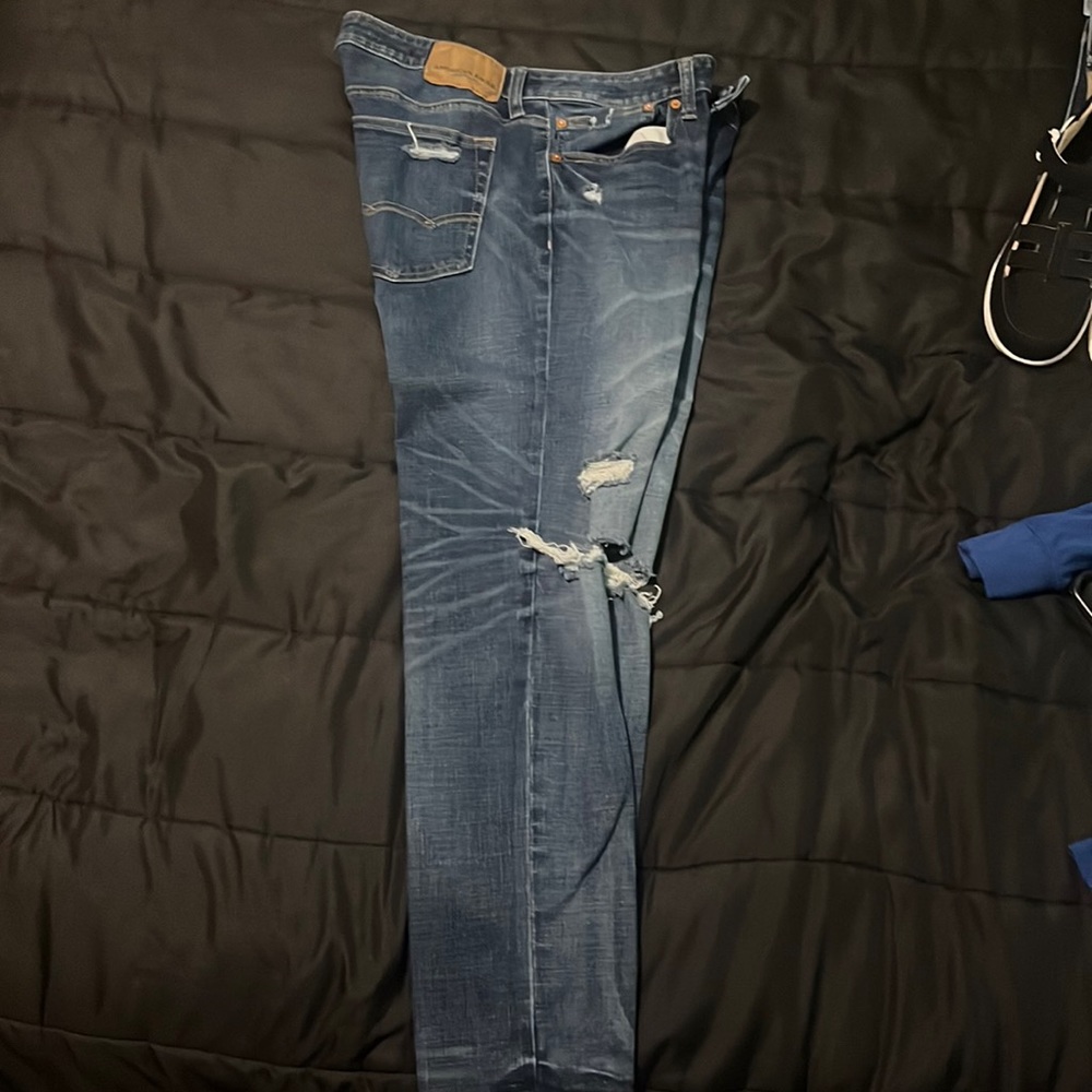 Men’s American Eagle Jeans Ripped Style 34x30